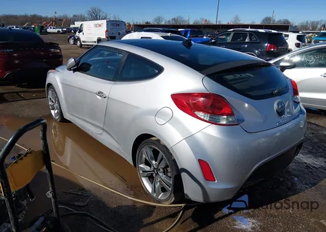 2012 Hyundai Veloster Base W/Black z USA, uszkodzony, nr VIN KMHTC6AD1CU032022